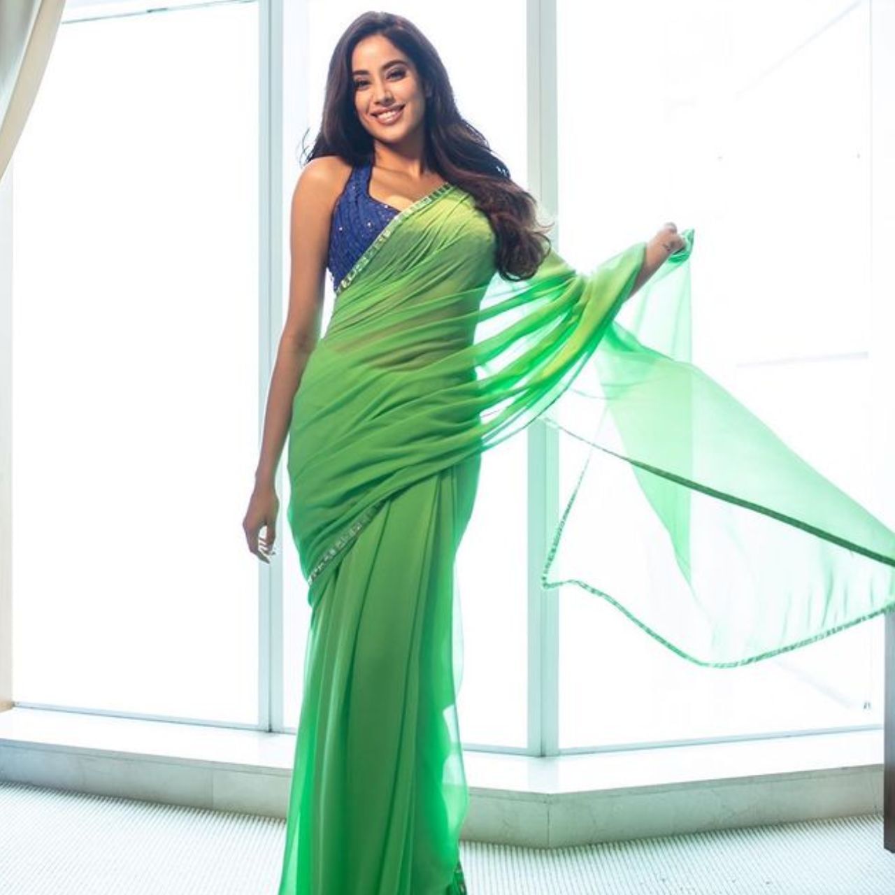 These looks of Janhvi Kapoor are perfect for the month of Sawan, you can also try them