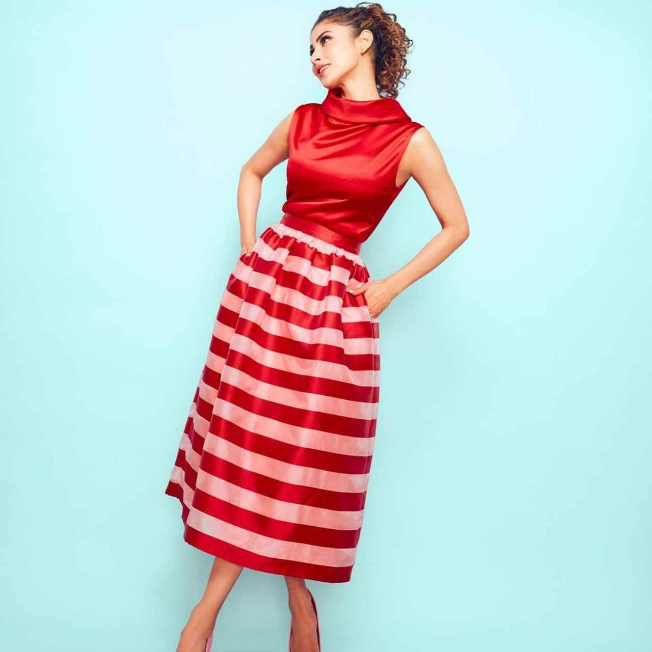 Mouni Roy's stunning Barbie doll look is loved by fans, you can try it too