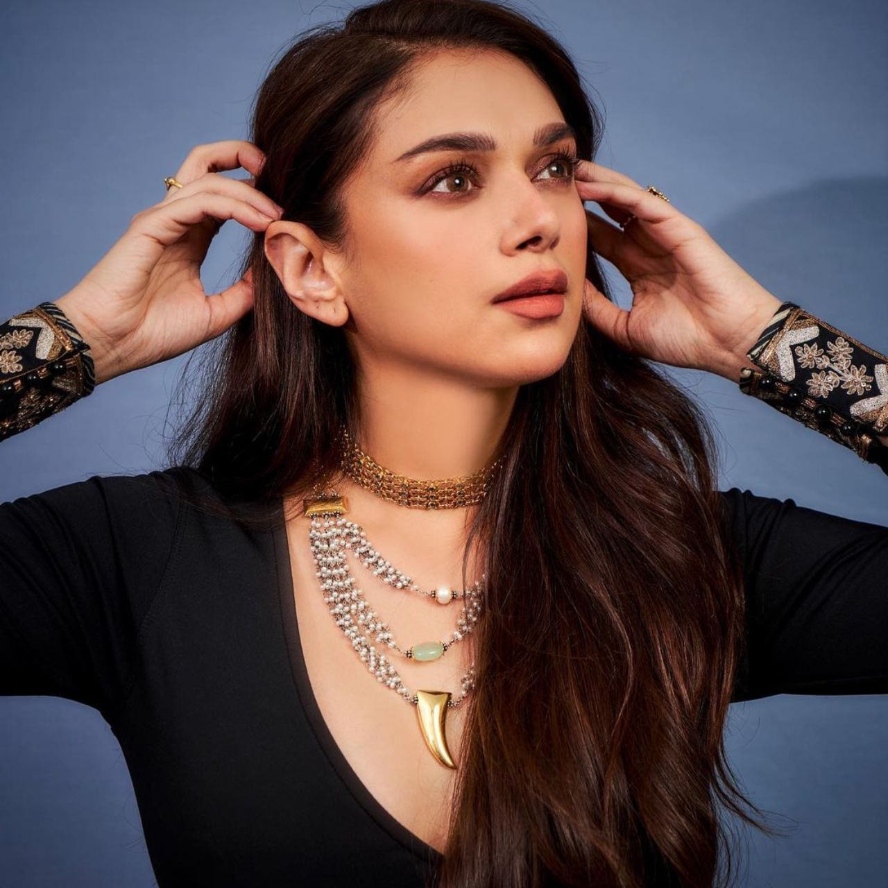 Aditi Rao Hydari's look in royal black dress went viral, you will be stunned to see the glamor queen
