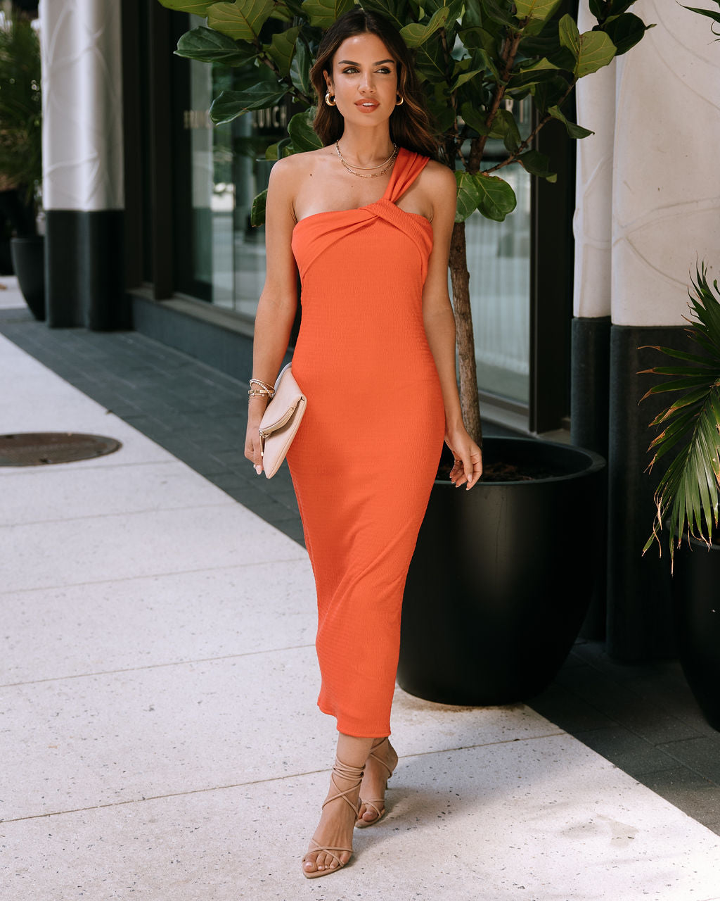 If you want to look cool and stylish in a summer party, wear this dress, you will look the most different