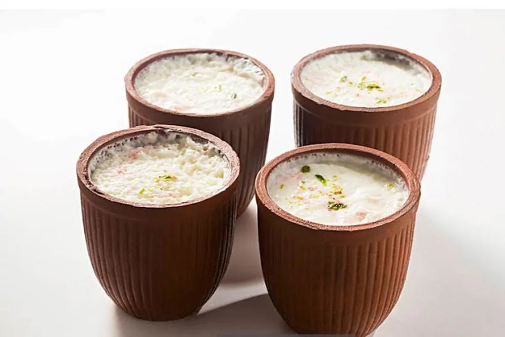 Learn the easy way to make Banaras' special Kulhad Lassi