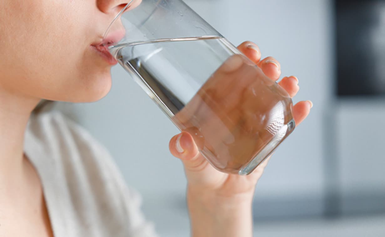 From weight loss to glowing skin, drinking water without brushing in the morning has amazing benefits