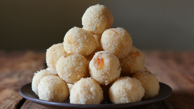 Make tasty and healthy semolina laddoos at home, check out very easy recipes here