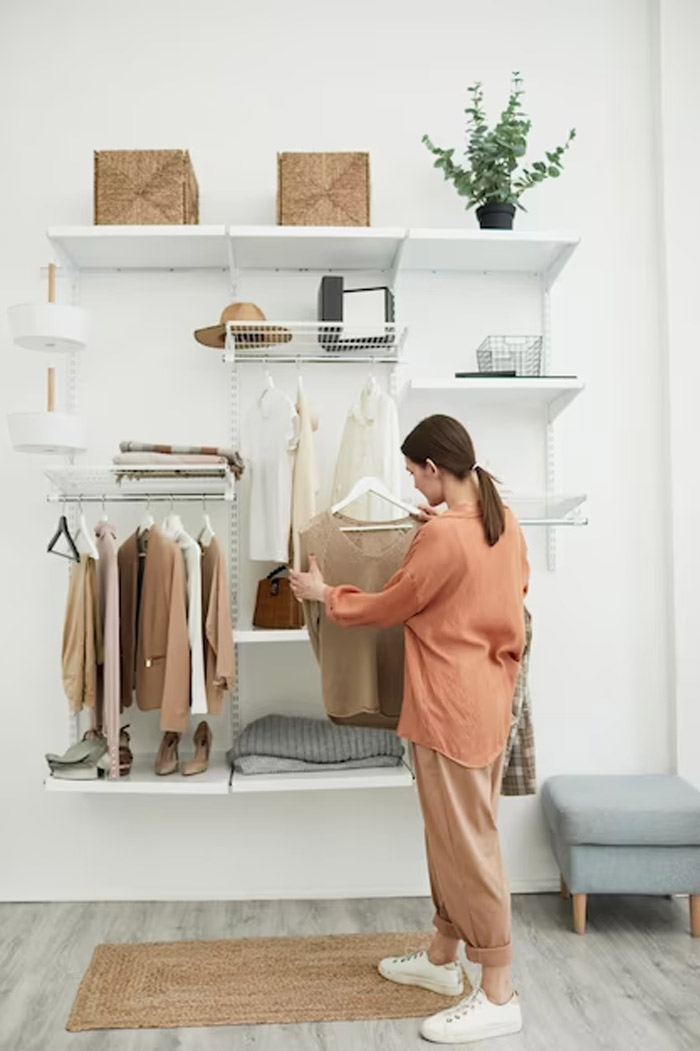 These 5 must have items in a girl's closet