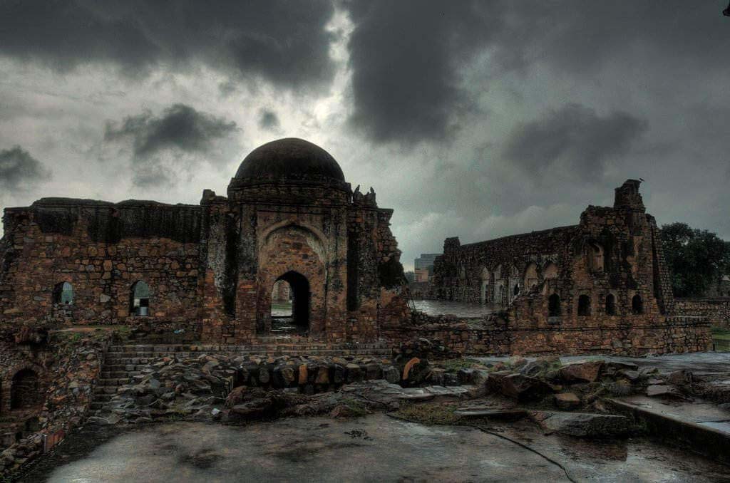 Delhi's Haunted Places: These 5 places in Delhi are very scary, know their names before going.