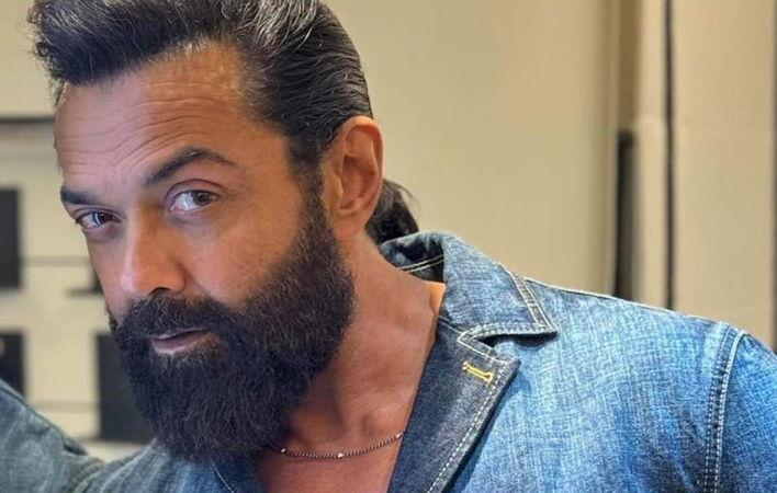 'Lord Bobby Deol' sees incredible fan fervor, actor is showered with heavy garlands