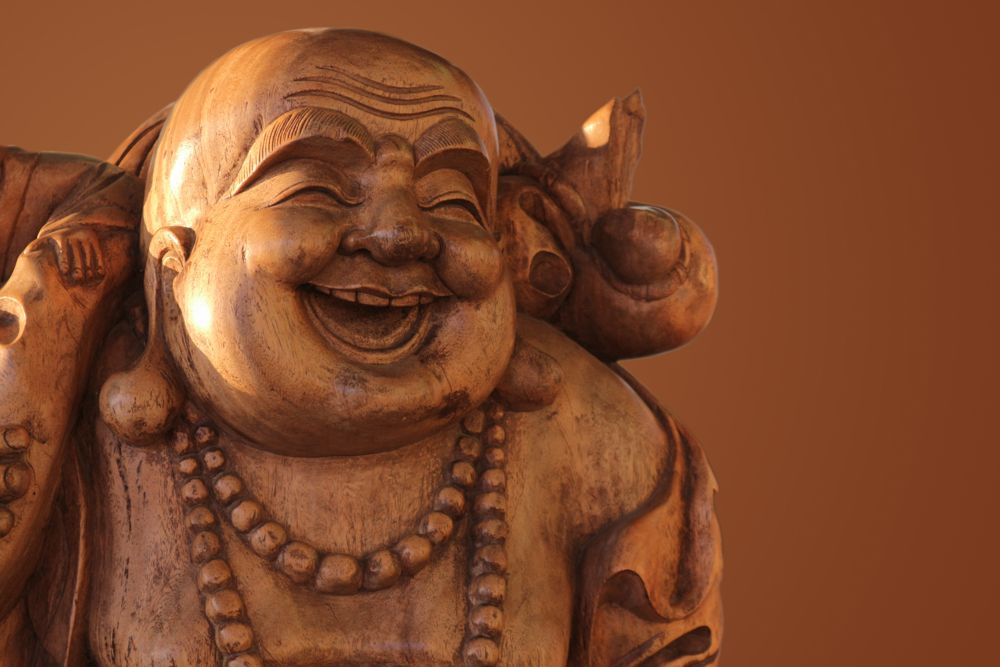Know these things before placing Laughing Buddha in your home or office, so you don't have to face the loss later.