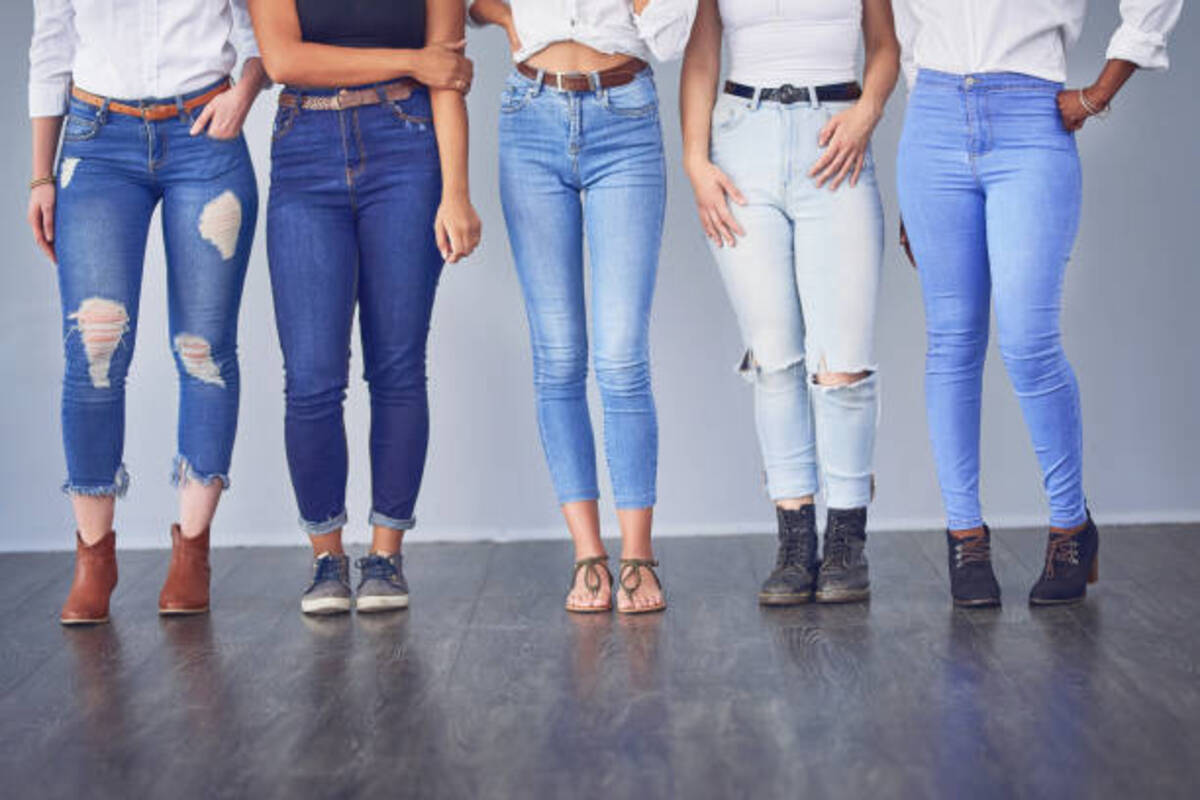If you are fond of wearing jeans then know how many jeans you should have in your wardrobe.